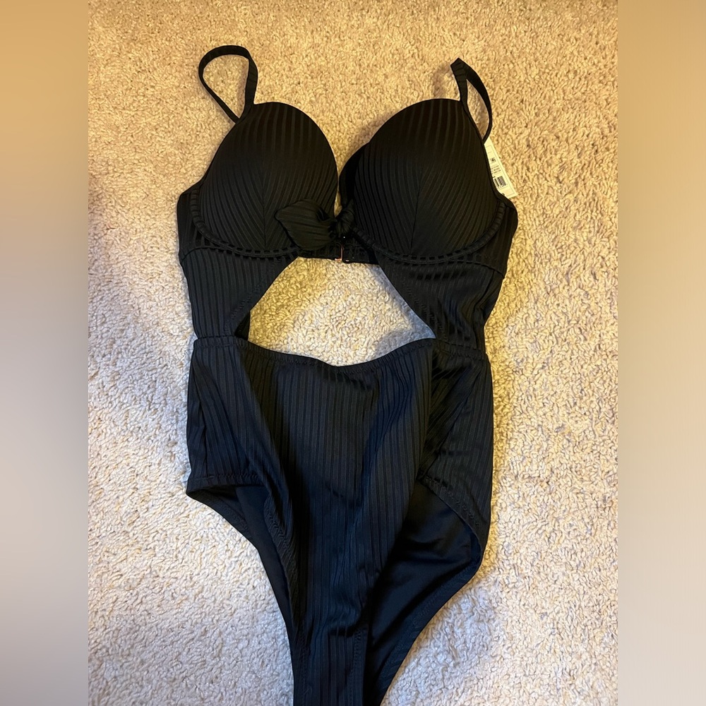 Shade and Shore cutout one piece bathing suit